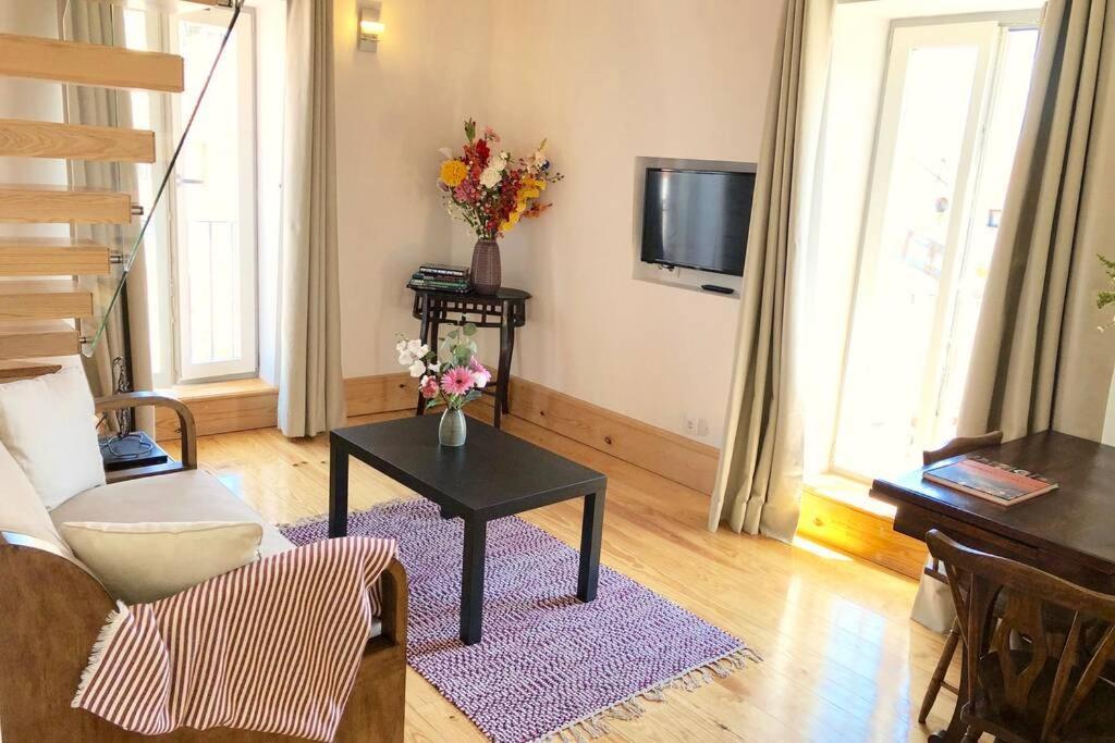 32 Top - Center Of Lisbon Duplex Apartment, Barrio Alto Exterior photo